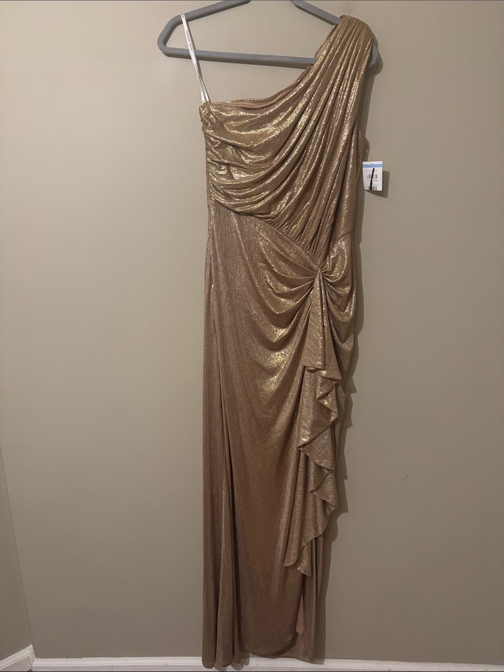 NWOT- Tadashi Shoji Foil Ruffle One-Shoulder Gown, Gold Dust, size Medium - Picture 5 of 12